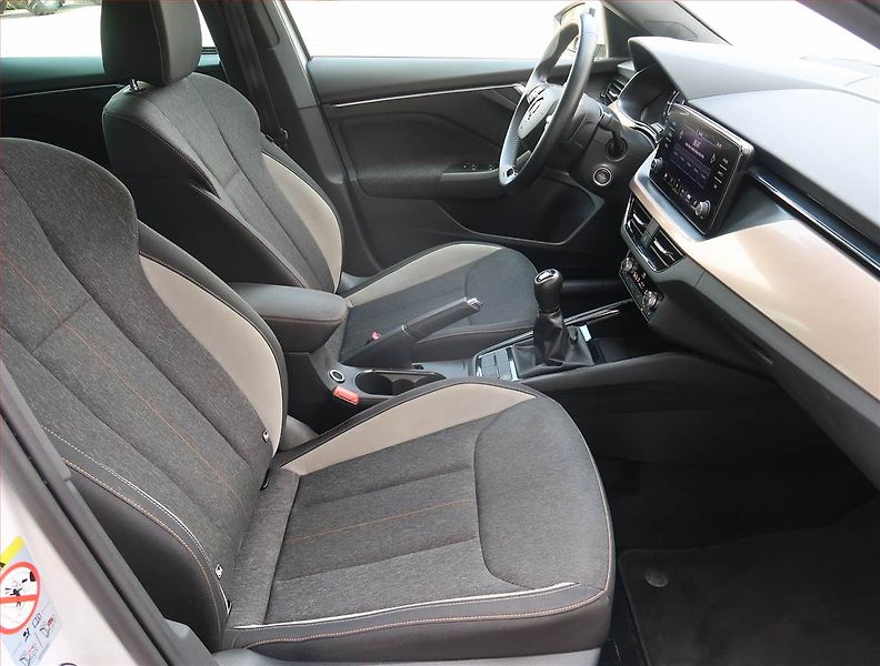Škoda Kamiq (2021) Style Plus 1.0 TSI, Tempomat - fotka 9 z 24