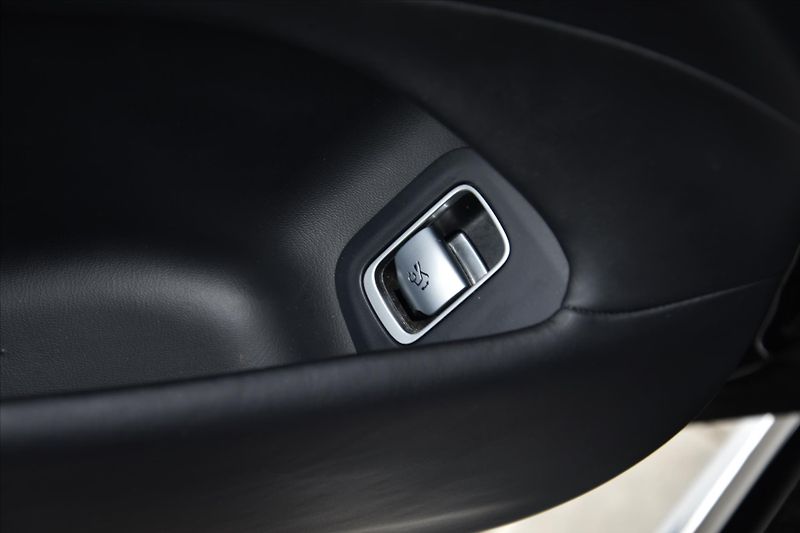 Mercedes-Benz Třídy S 400d 4 MATIC LONG AMG DPH - fotka 27 z 37