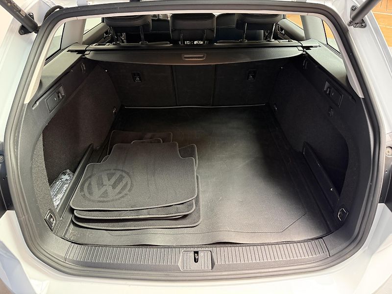 Volkswagen Passat 2.0 TDI 110kW BMT DSG Elegance - fotka 12 z 14
