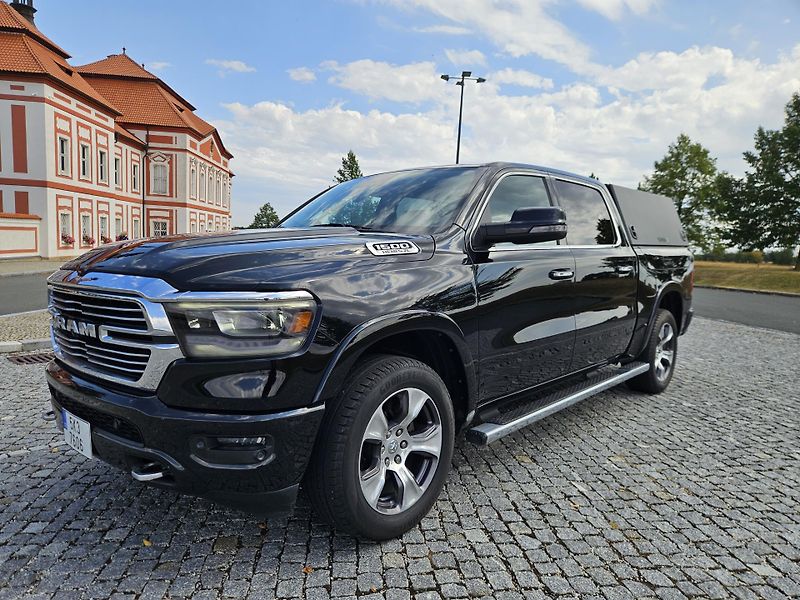 RAM 1500 (2019) 5.7HEMI + LPG LARAMIE - fotka 1 z 38