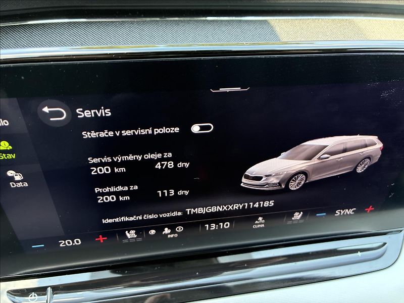 Škoda Octavia 2,0 TAŽNÉ,KŮŽE,HEAD-UP - fotka 38 z 38