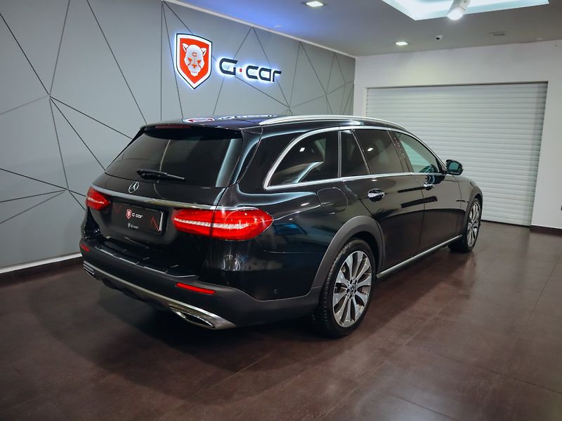 Mercedes-Benz Třídy E E 220d 4MATIC, All-Terrain - fotka 6 z 27