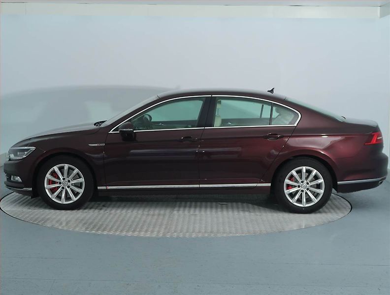 Volkswagen Passat (2015) Highline 2.0 BiTDI, 4X4 - fotka 3 z 13