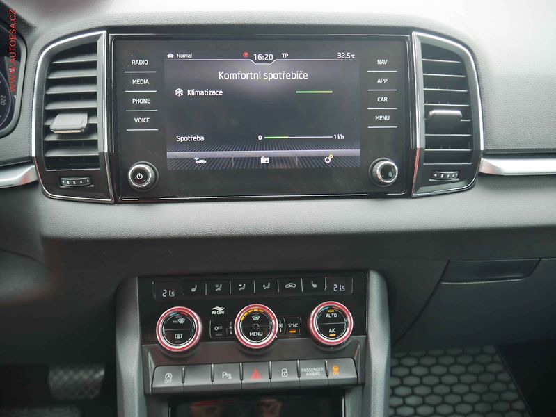 Škoda Karoq (2018) 1.6TDi, ČR, Style, DSG - fotka 11 z 15