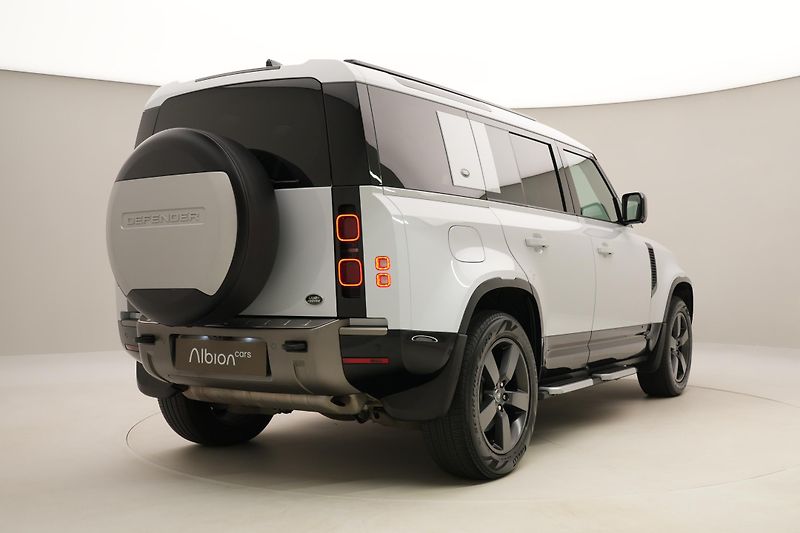 Land Rover Defender 110 P400 HSE AWD AUT REZERVACE - fotka 12 z 49