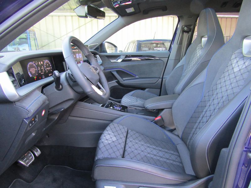 Volkswagen Tayron (2025) R-Line 2,0 TDI 142 kW 4MOT R-L - fotka 17 z 26