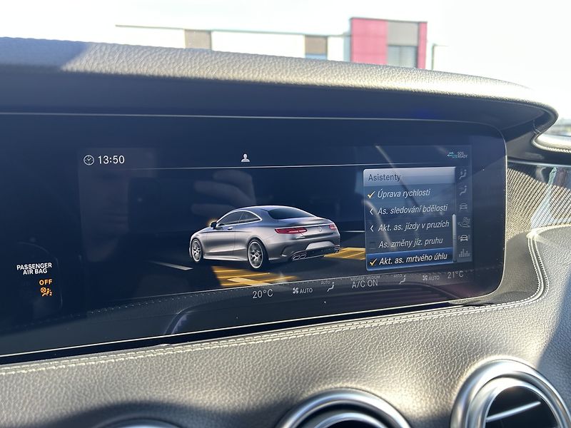 Mercedes-Benz Třídy S S 63 AMG 4MATIC+ Coupe - fotka 26 z 35