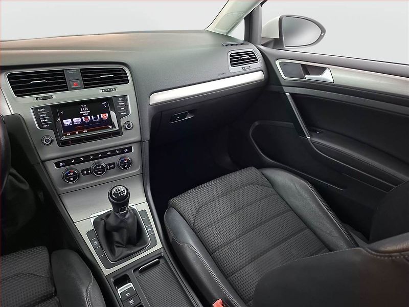 Volkswagen Golf (2014) 2.0 TDI, Navi, Xenony - fotka 8 z 22
