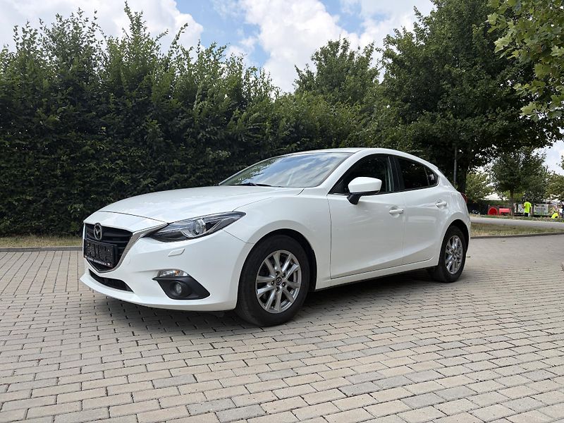 Mazda 3 2.0 Center-Line - fotka 2 z 30