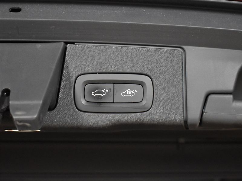 Volvo XC60 2,0 T5 INS BLIS,Tažné - fotka 12 z 25