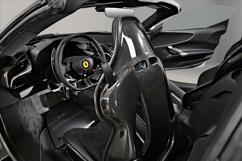 Ferrari SF90 (2024) Spider LIFT / CARBON / JBL - fotka 16 z 26