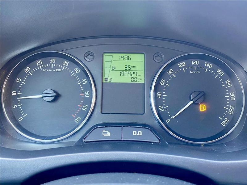 Škoda Fabia 1,6 TDI CR 55kW Active Combi - fotka 22 z 38