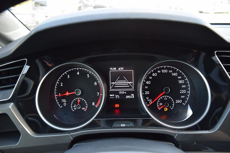 Volkswagen Touran (2018) 1.5TSI 110kw ED. JOIN LED NAVI - fotka 31 z 44
