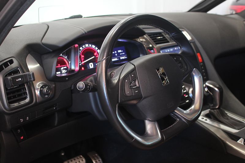 Citroën DS5 (2013) 2.0HDI Automat 120kW Navi ČR - fotka 16 z 36