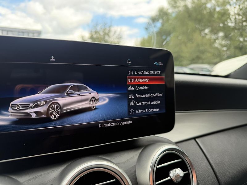 Mercedes-Benz Třídy C (2019) C 300d 4Matic AMG Line - fotka 23 z 32
