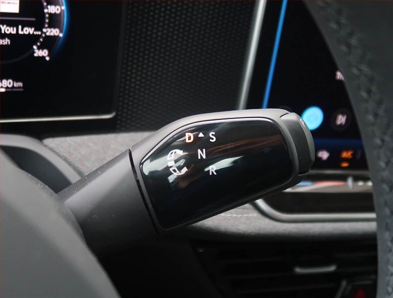 Volkswagen Passat (2025) 1.5 eTSI ACT - fotka 13 z 23