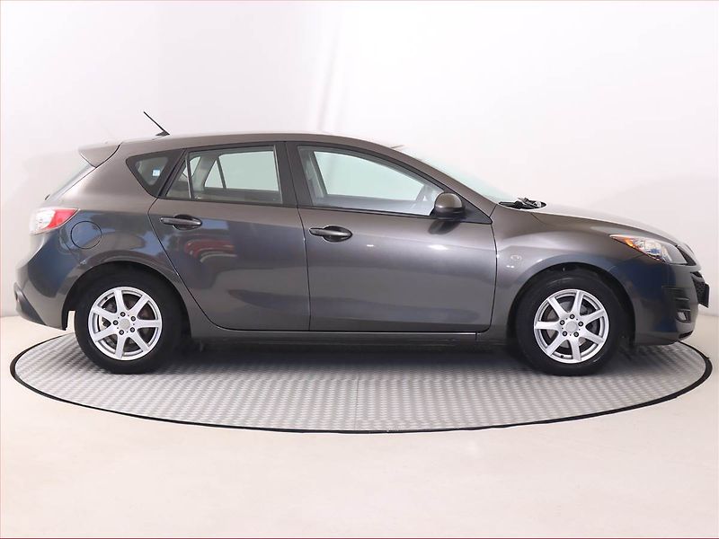 Mazda 3 (2013) 1.6 DI Turbo - fotka 6 z 15