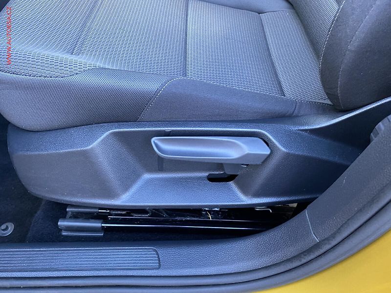 Volkswagen Golf (2018) 1.5TSi, 2.maj,ČR - fotka 14 z 17