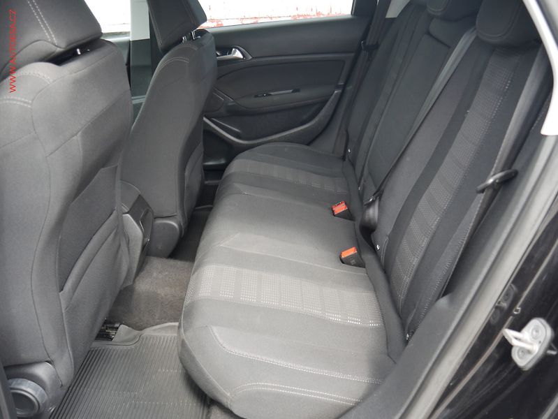 Peugeot 308 (2016) 1.6HDI, navi, autoAC - fotka 10 z 18