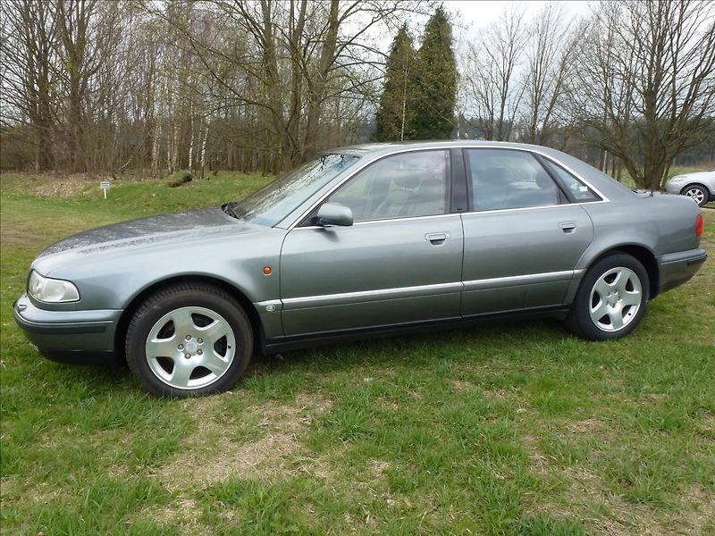 Audi A8 4,2 V8 Quattro 4x4 AUTOMAT - fotka 17 z 65