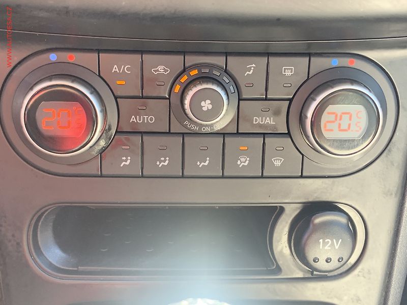 Nissan Qashqai (2013) 1.6dCi, Tekna, kůže, panor - fotka 17 z 20