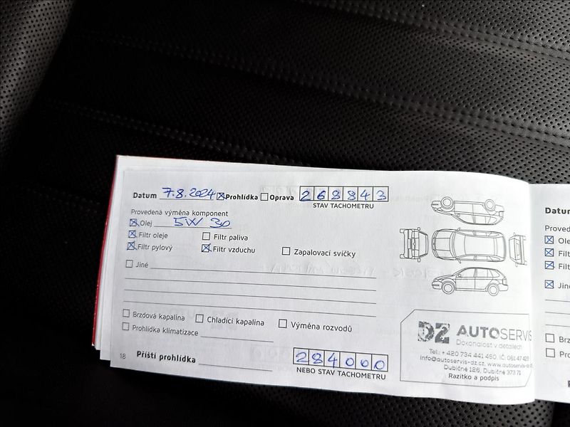 Škoda Superb 2,0 TDi Laurin & Klement - fotka 46 z 54