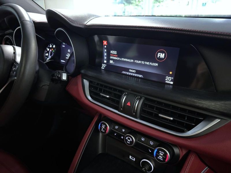 Alfa Romeo Stelvio (2019) 2.0 T 280k AT8 ZF Q4 4x4 Super - fotka 9 z 21