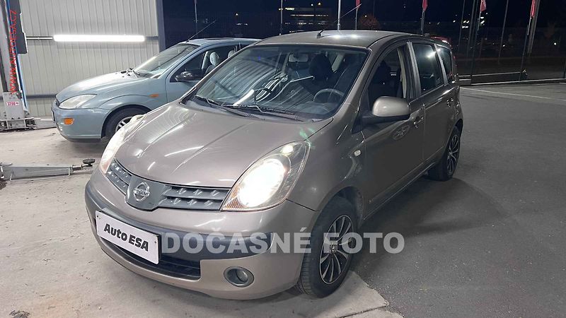 Nissan Note (2006) 1.4 i, 2.maj,ČR, AC, tažné - fotka 1 z 3
