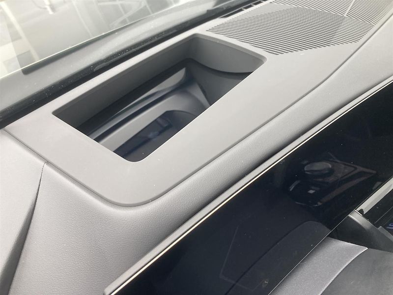 BMW Řada 5 520d xDrive Sedan - fotka 13 z 15