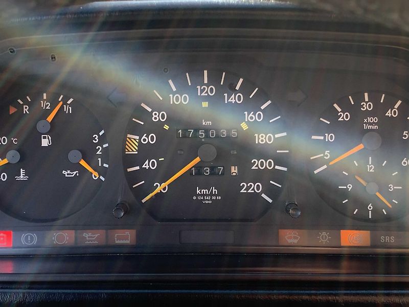 Mercedes-Benz 124 TOURING 300 DIESEL 136 PS - fotka 13 z 19