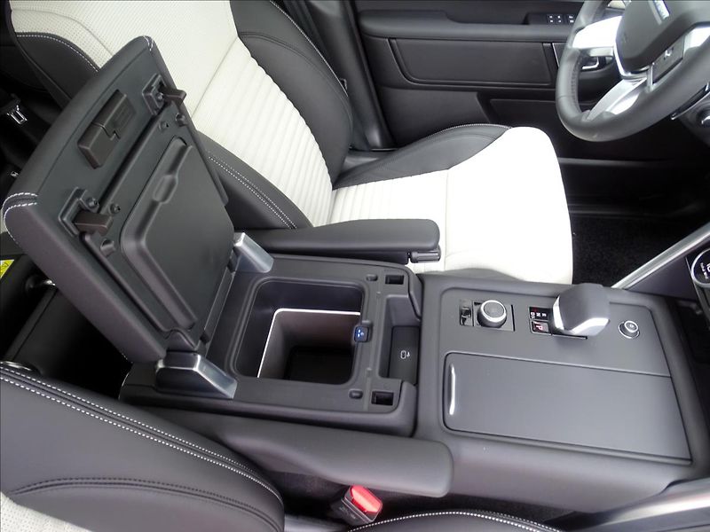 Land Rover Discovery (2026) 3,0 D250 LANDMARK AWD* - fotka 25 z 28