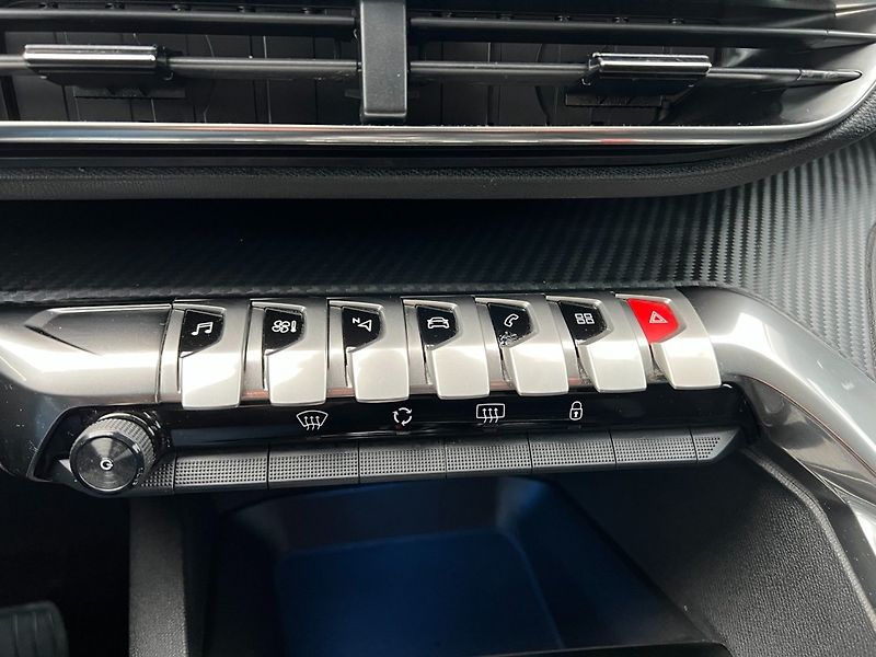 Peugeot 3008 (2022) 1.2PT 96kW! Navi! Full LED! - fotka 15 z 34