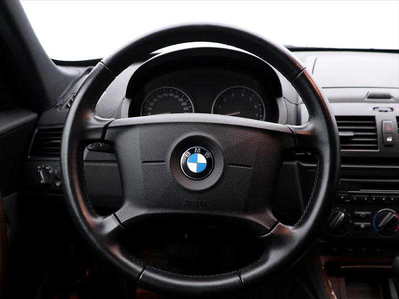 BMW X3 2,5 R6 141KW CZ Aut. 4x4 - fotka 15 z 25