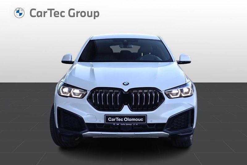 BMW X6 xDrive40d - fotka 2 z 15