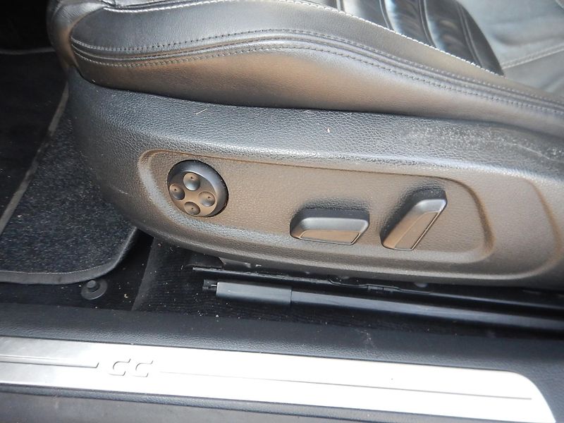 Volkswagen CC 2.0 TDI, DIGIKLIMA, TAŽNÉ - fotka 17 z 24