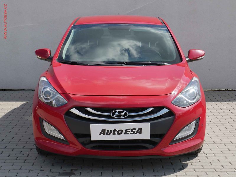 Hyundai i30 (2014) 1.6 CRDI, ČR, AC, výhřev sed. - fotka 2 z 19