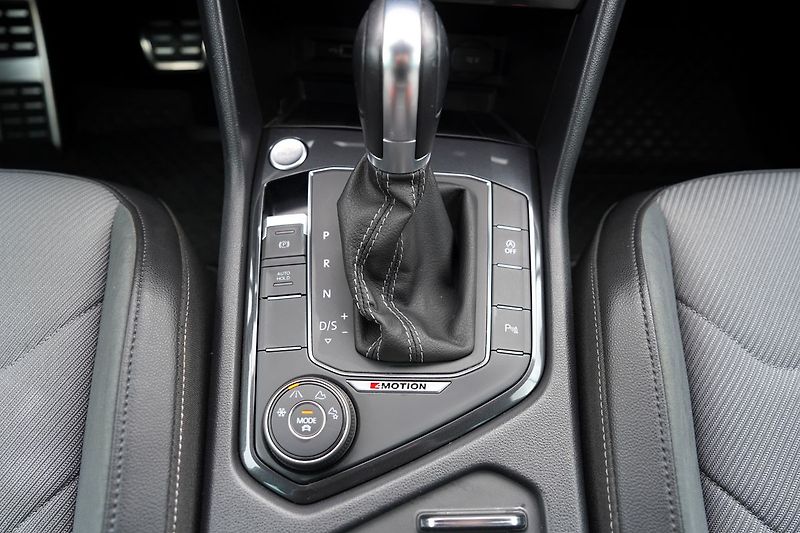 Volkswagen Tiguan 2.0 TSI 4Motion/DSG/R-line/ČR - fotka 39 z 54