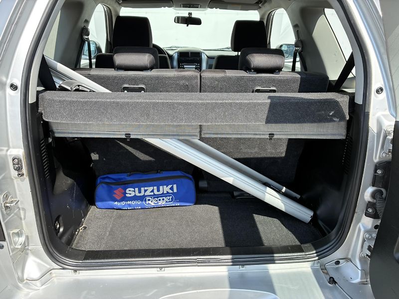 Suzuki Grand Vitara 2.4 VVT 124kW AT JLX-E Limited - fotka 12 z 19