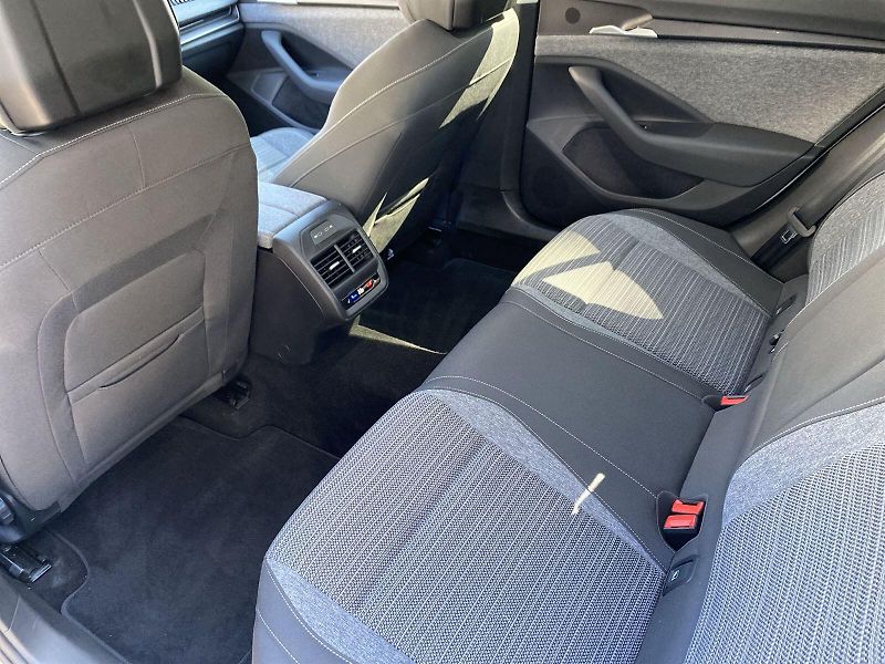 Škoda Superb (2025) 2.0 TDI DSG Selection - fotka 7 z 35