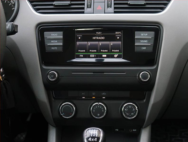 Škoda Octavia (2016) 2.0 TDI, 4X4, Serv.kniha - fotka 12 z 14