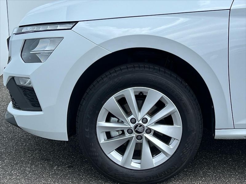 Škoda Kamiq 1,0 TSi 85kW SELECTION - fotka 12 z 24