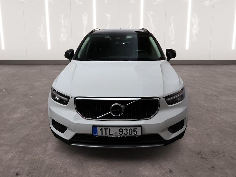 Volvo XC40 (2018) T4 AWD Momentum - fotka 6 z 23
