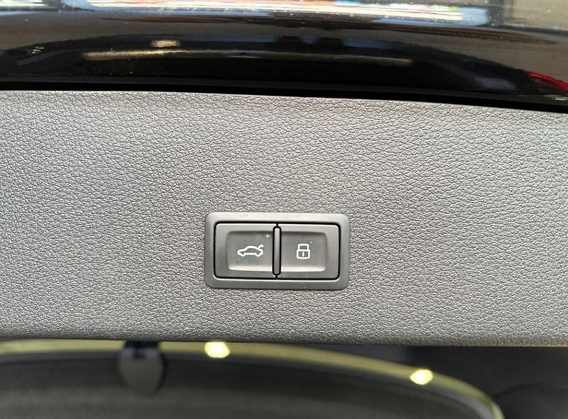 Audi Q8 e-tron 55 Sportback Q 360 Matrix Pano - fotka 16 z 24