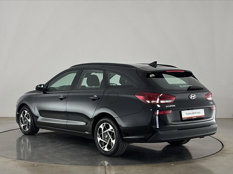 Hyundai i30 Smart DCT - fotka 15 z 26