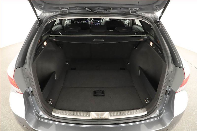 Hyundai i40 (2017) 1.7 CRDi, Serv.kniha, Navi - fotka 15 z 16