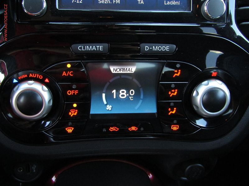 Nissan Juke (2015) 1.2 DIG-T, ČR, Navi, AC - fotka 14 z 17