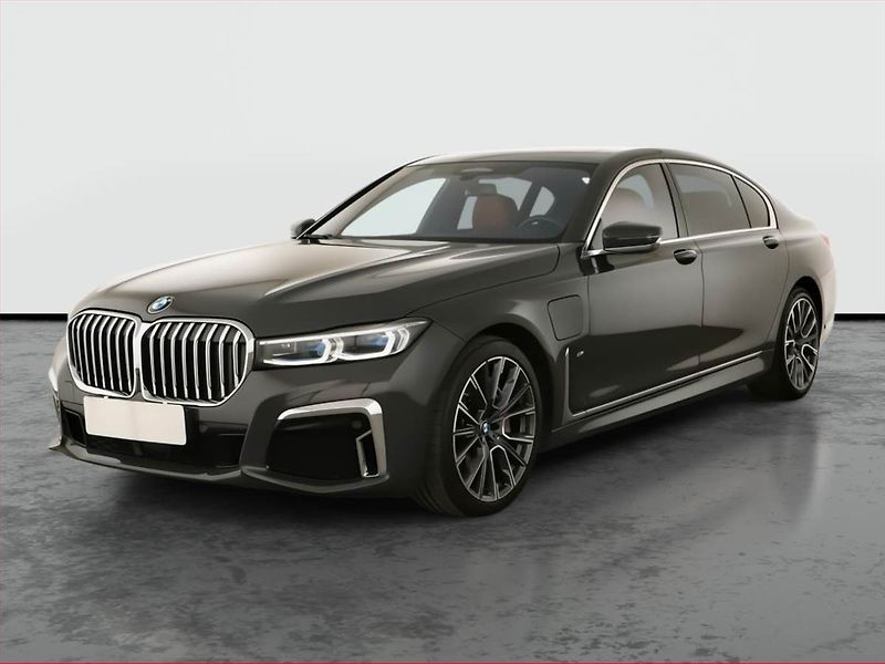 BMW Řada 7 (2019) 745Le - fotka 2 z 19