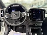 Volvo XC40 2,0 Plus B3 Black Edition 3760 - náhled 10