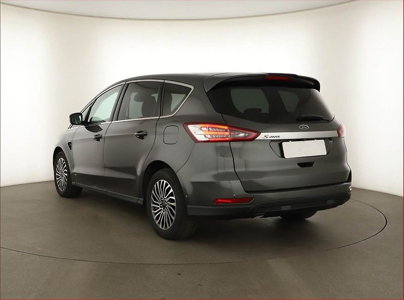 Ford S-MAX (2018) 2.0 EcoBlue, 4X4, Navi - fotka 4 z 17