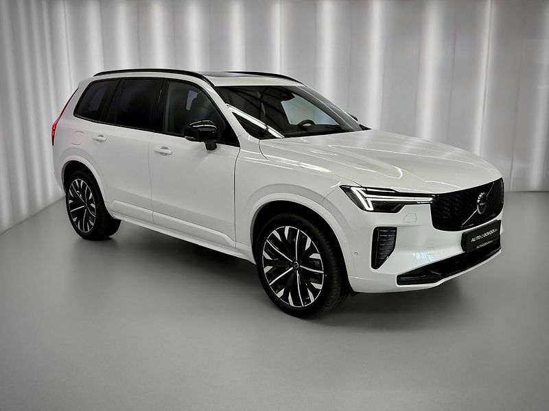Volvo XC90 (2026) B5 AWD PLUS DARK PREMIUM, PANO - fotka 3 z 33